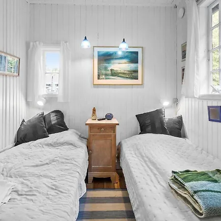 M349-vaeggerlose-laerkevaenget-2 *