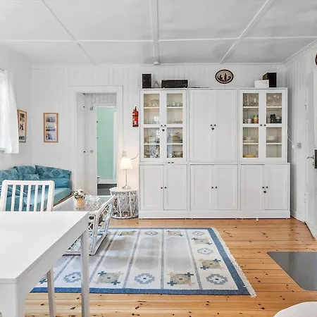 M349-vaeggerlose-laerkevaenget-2 * Bøtø By